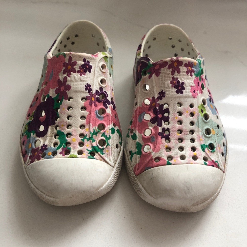 Native Girl Floral Toddler Shoe size 6, size 6c